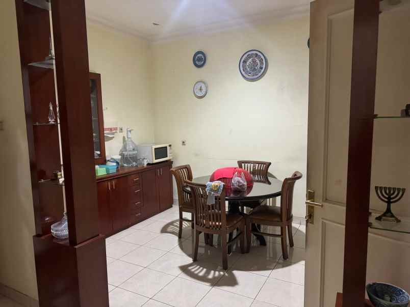 dijual rumah kota wisata