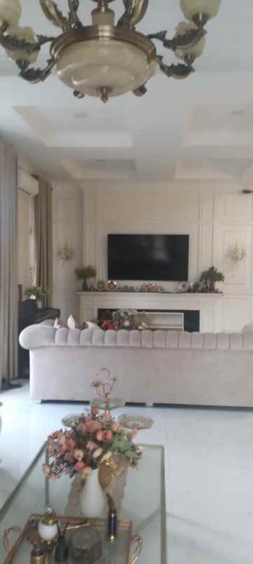 dijual rumah kota wisata cibubur