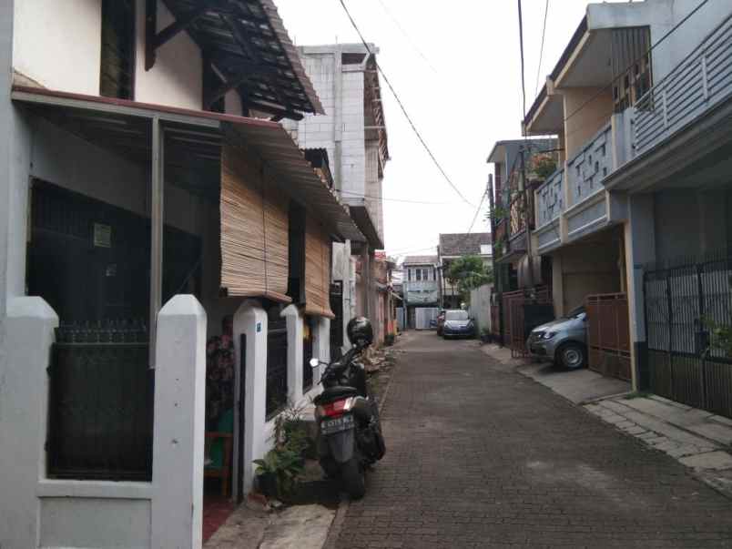 dijual rumah kreo larangan