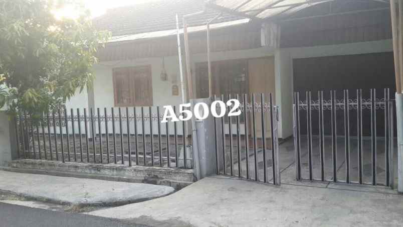 dijual rumah kutisari