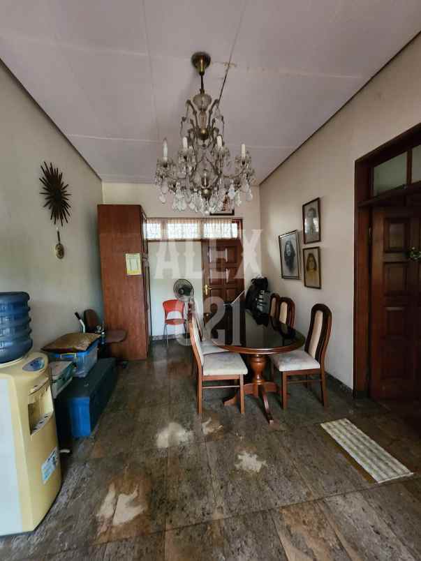 dijual rumah lama di lebak bulus jakarta selatan