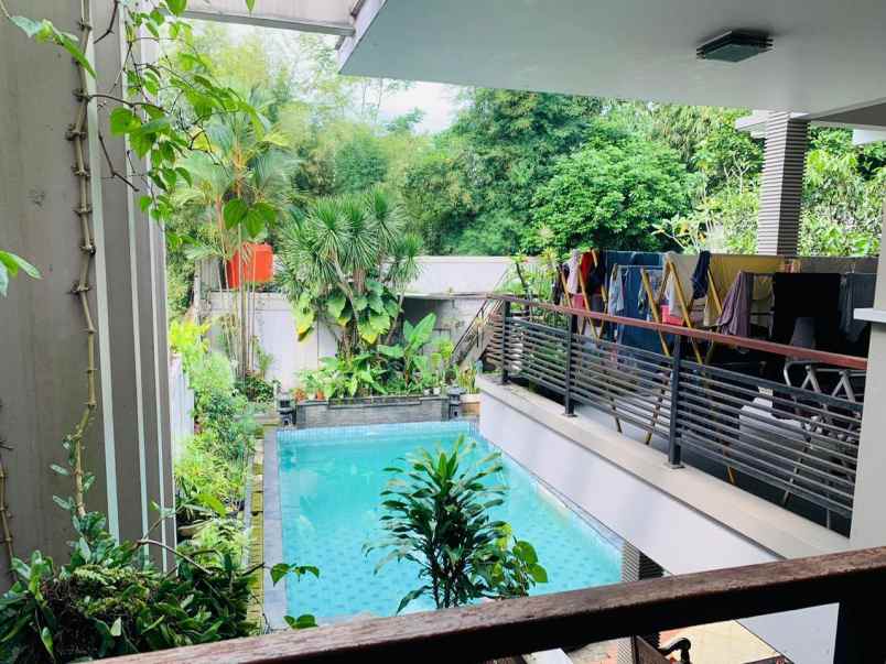 dijual rumah lembah hijau