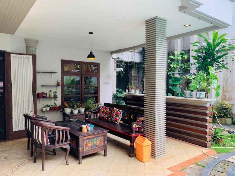 dijual rumah lembah hijau