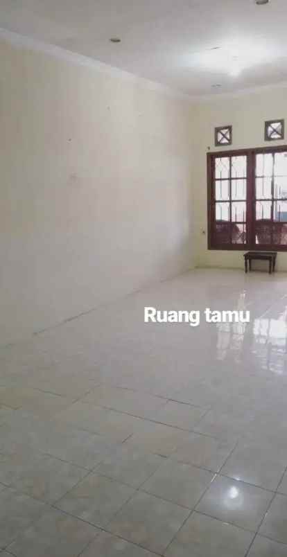 dijual rumah lokasi strategis di petukangan utara