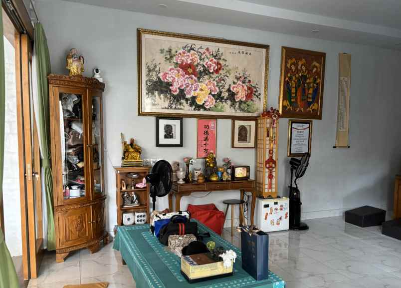 dijual rumah luas di pusat kota denpasar sanglah