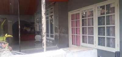 dijual rumah lubang buaya