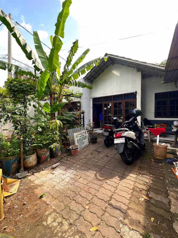 dijual rumah lubang buaya