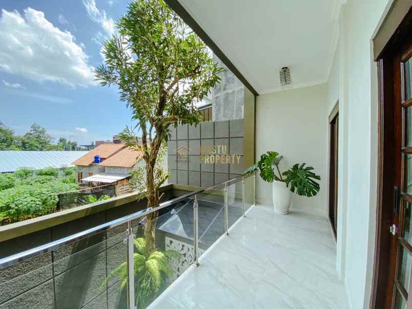 dijual rumah maguwoharjo depok sleman