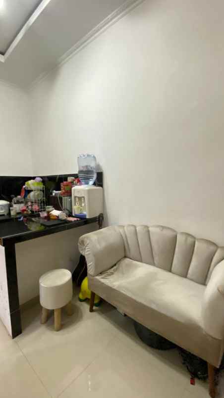 dijual rumah malangrejo