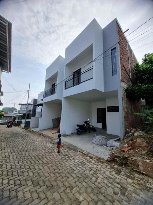 dijual rumah manunggal