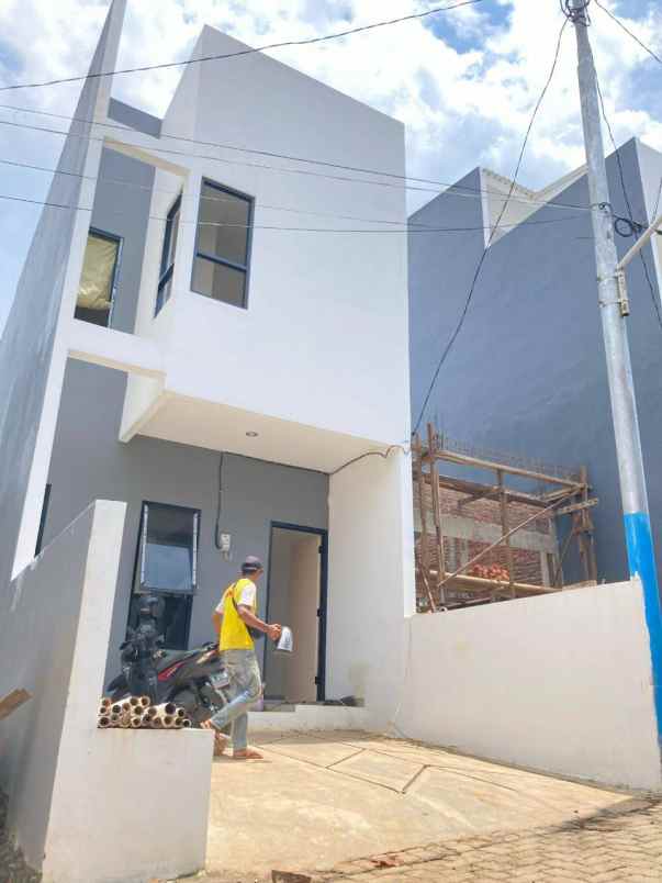 dijual rumah manunggal