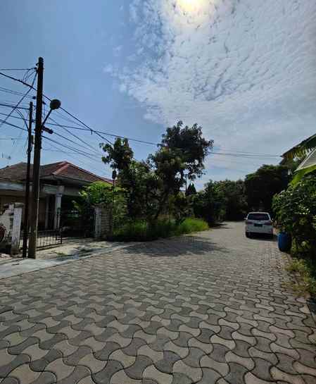 dijual rumah manyar indah