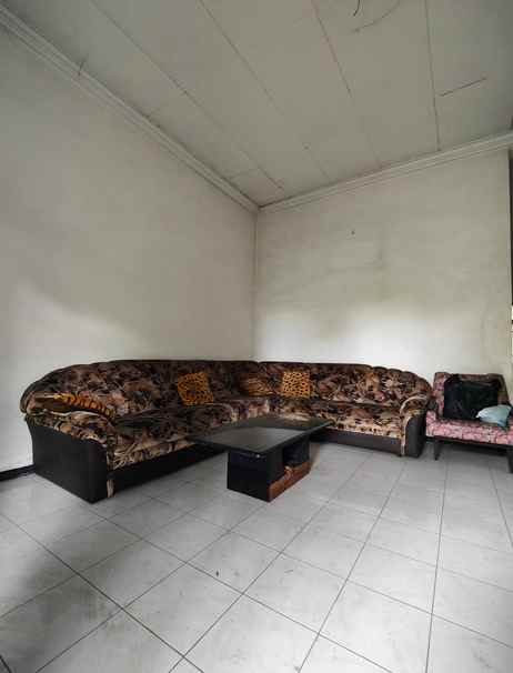 dijual rumah manyar indah