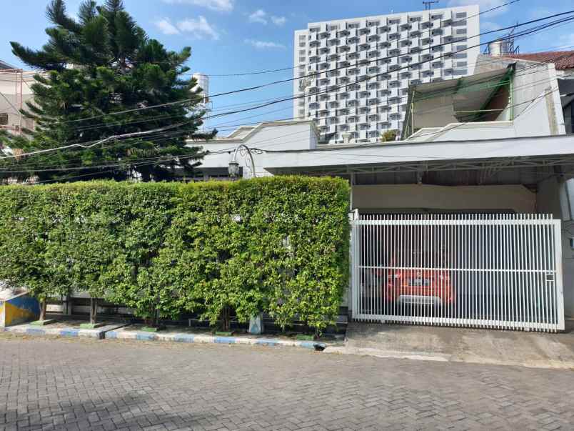 dijual rumah manyar kertoarjo