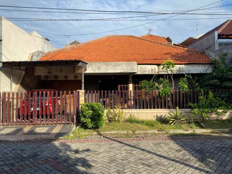 dijual rumah manyar tirtoyoso