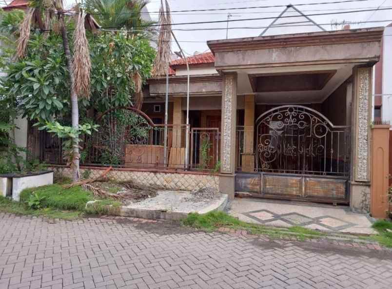 dijual rumah manyar tirtoyoso utara