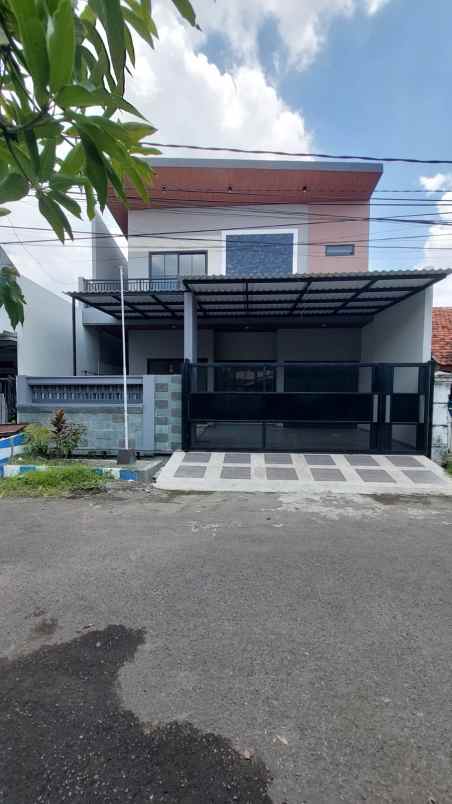 dijual rumah medokan asri