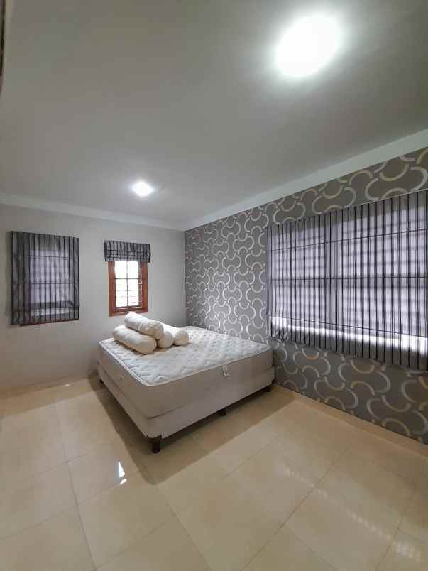 dijual rumah menteng bintaro tangerang