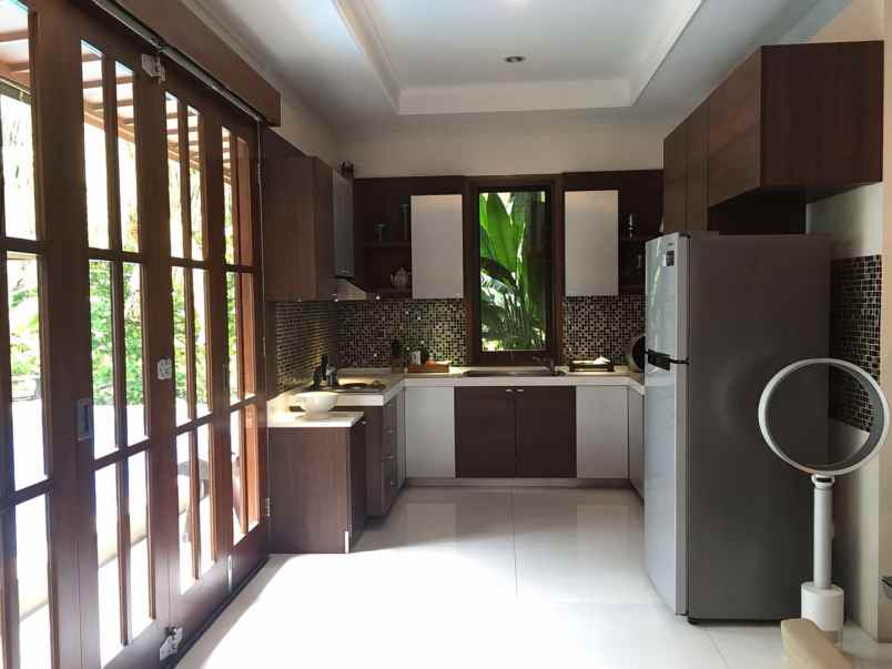 dijual rumah mewah di lebak bulus jakarta selatan