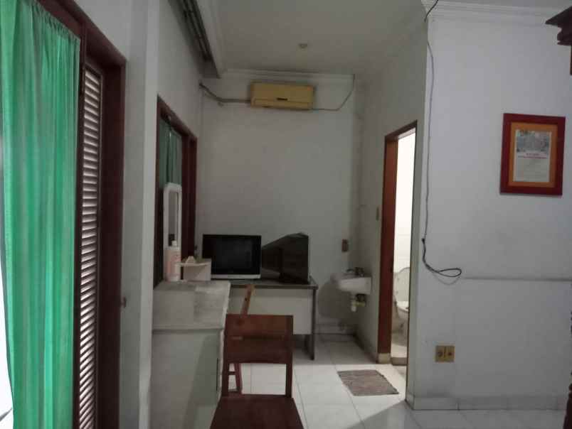 dijual rumah mewah jatiwaringin
