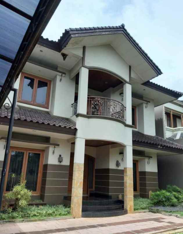 dijual rumah mewah lokasi cibubur jakarta timur