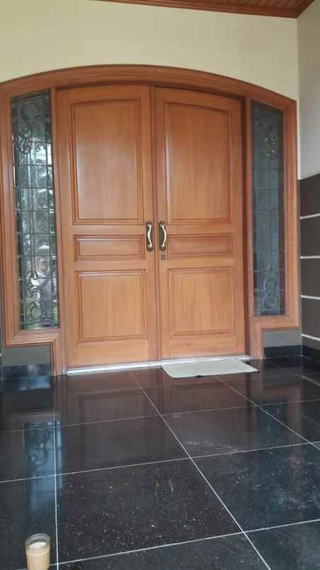 dijual rumah mewah lokasi cibubur jakarta timur