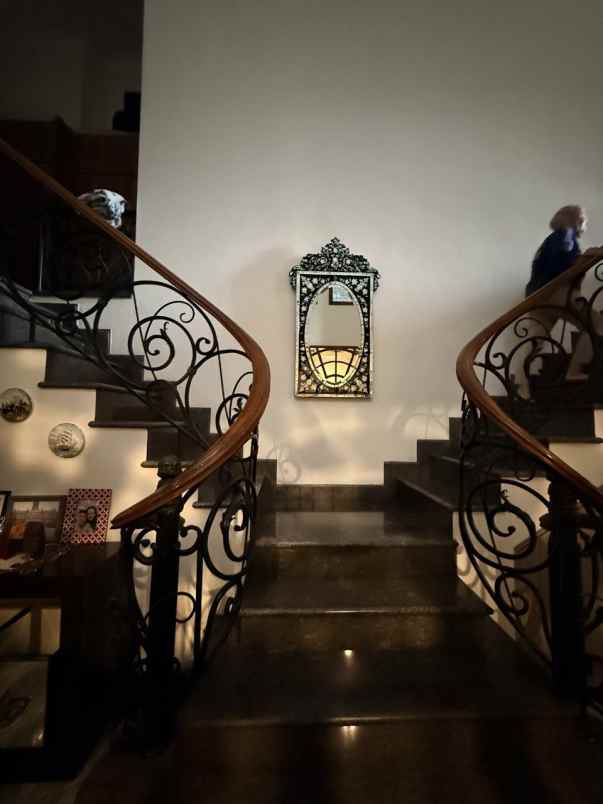 dijual rumah mewah lokasi strategis jakarta selatan