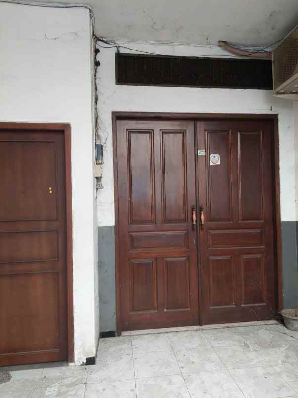 dijual rumah monginsidi