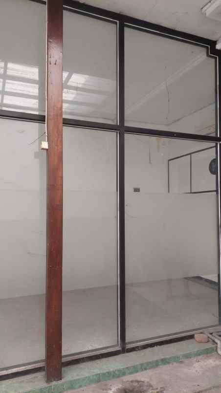 dijual rumah monginsidi