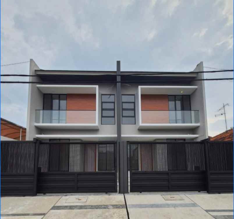 dijual rumah mulyosari