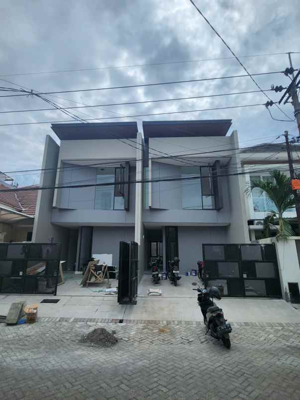 dijual rumah mulyosari