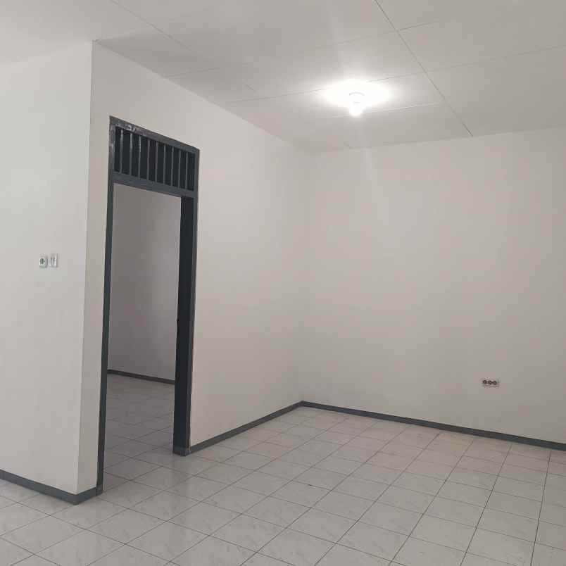 dijual rumah nginden