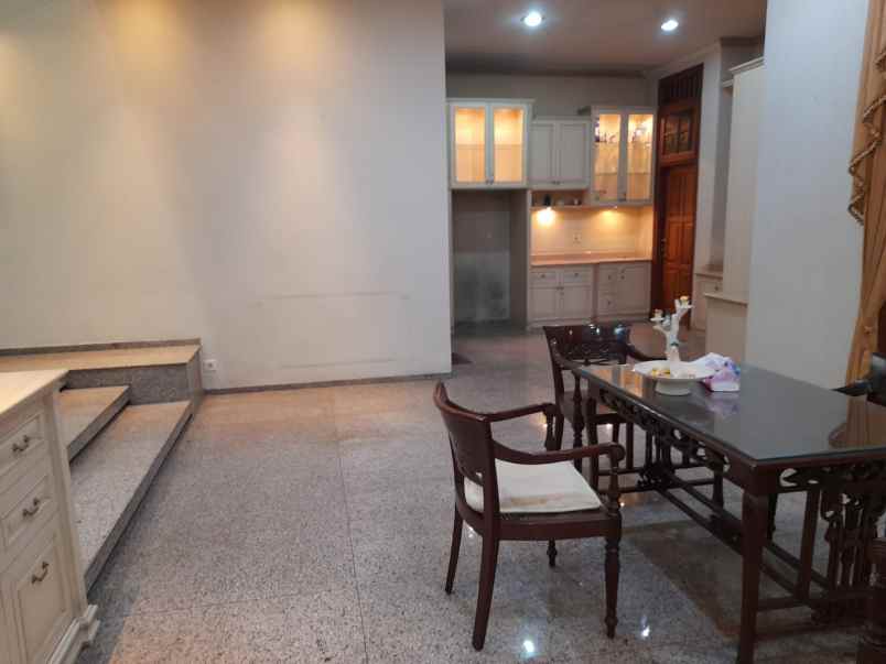 dijual rumah nginden intan raya