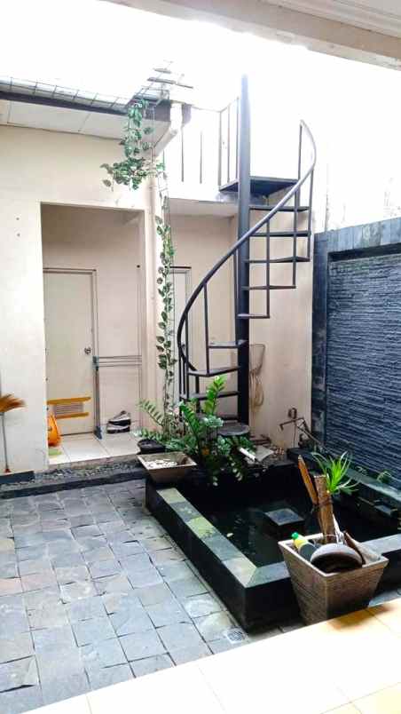 dijual rumah nusa loka bsd