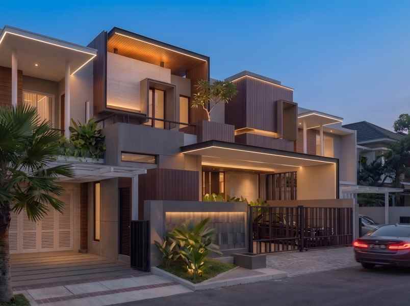 dijual rumah pakuwon city