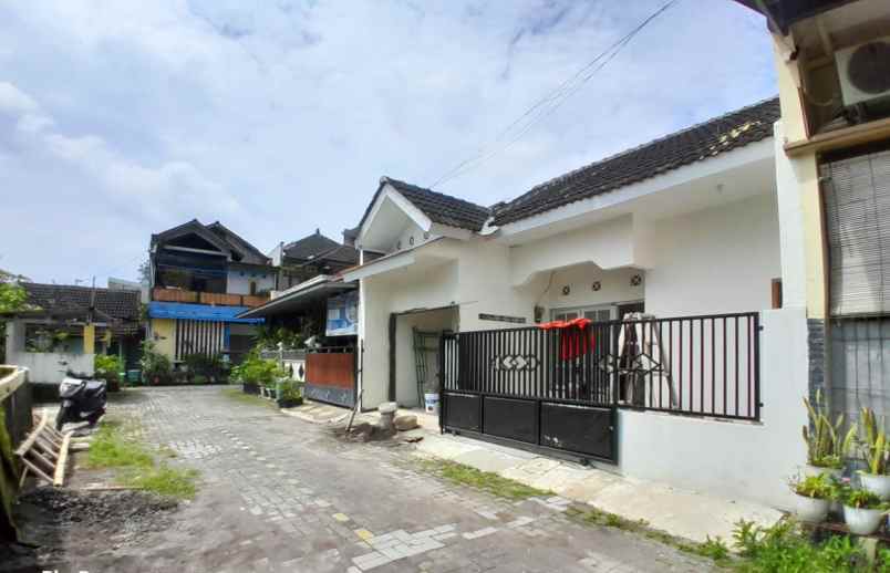 dijual rumah pamella 7