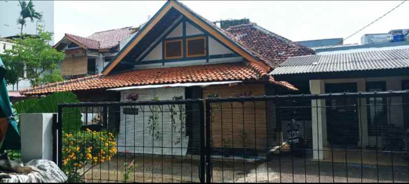 dijual rumah paseban senen jakarta pusat