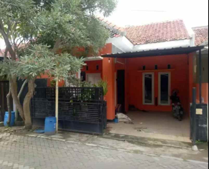 dijual rumah perum dinar asri meteseh