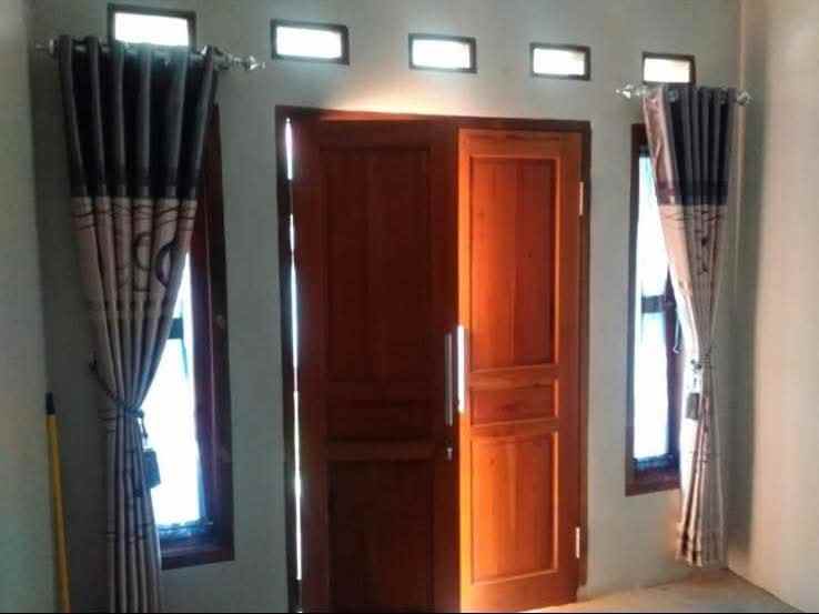 dijual rumah perum kota pernata