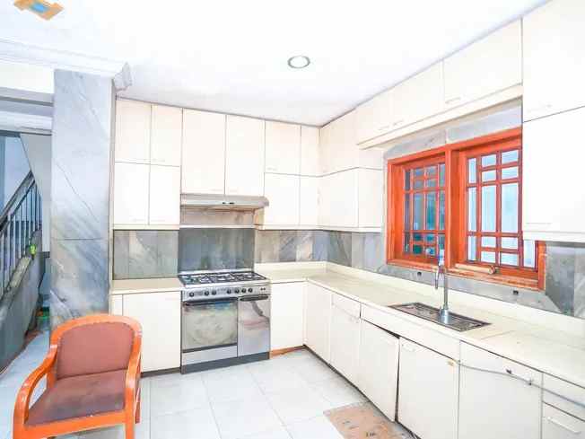 dijual rumah perum tanjung barat indah