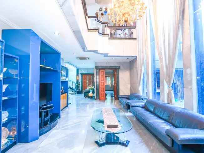 dijual rumah perum tanjung barat indah