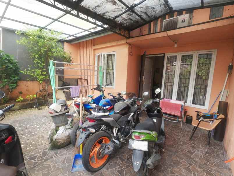 dijual rumah perumahan duta bintaro