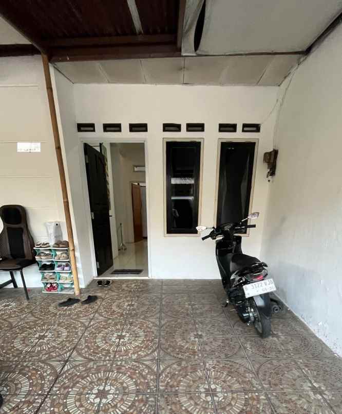 dijual rumah perumahan duta bintaro