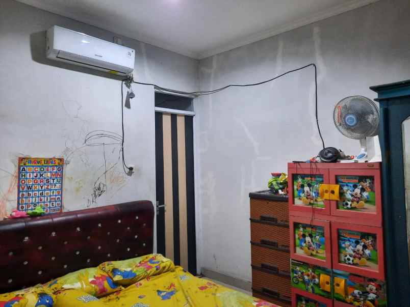 dijual rumah perumahan graha selaras