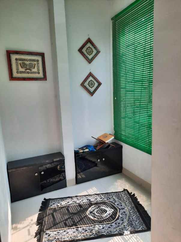 dijual rumah perumahan graha selaras