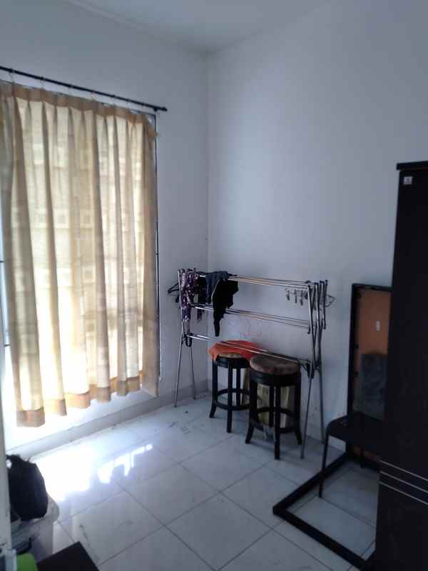 dijual rumah perumahan grand batavia