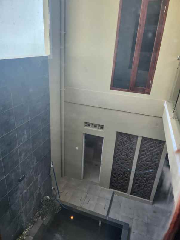 dijual rumah perumahan intan regency