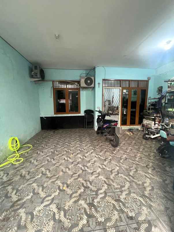 dijual rumah perumahan metland cakung