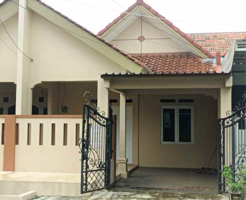 Rumah Dijual Rapi Dan Siap Huni Perumahan Taman Harapan Baru Bekasi