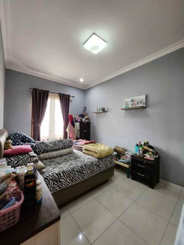 dijual rumah pondok bambu